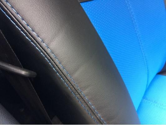 Авточехлы на Lada Largus Авточехлы на Lada Largus